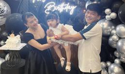 Diễn viên Trung Ruồi tổ chức sinh nhật 'đen huyền bí' cho vợ