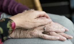 Một khi người già xuất hiện dấu hiệu này, thời gian còn lại không nhiều, mọi người hãy quan tâm nhiều hơn