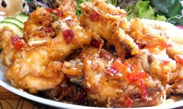 Cánh gà chiên đã quá quen rồi, làm thêm bước này ăn với cơm nóng, cả nhà tấm tắc khen  