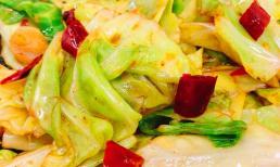 Khi xào bắp cải, một số người chần nước và một số cho dầu, điều này là không đúng! Hướng dẫn bạn cách làm đúng nhất, cải xào thơm và giòn