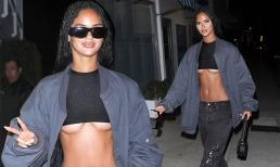 Bạn gái mới của Kanye West - Juliana Nalu khoe chân ngực táo bạo khi đi ăn tối với bạn bè