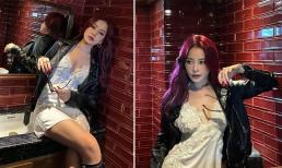 Chi Pu diện set đồ ngủ, chụp ảnh hững hờ trong phòng tắm được netizen không ngớt lời khen