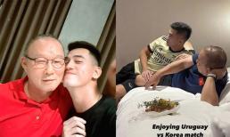 Khoảnh khắc HLV Park Hang Seo nằm xem bóng đá với 'trò cưng' Tiến Linh gây sốt 