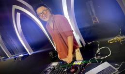 DJ Huy Ngô 'dìu bước' chân dài trên sàn diễn Vietnam International Fashion Week 2022