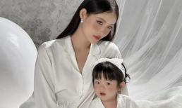 Con gái Trương Mỹ Nhân trổ tài làm mẫu ảnh, Phí Ngọc Hưng có hành động ngọt ngào dành cho vợ con