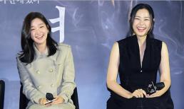 Màn đọ sắc bất phân thắng bại giữa 'Hoa hậu đẹp nhất xứ Hàn' và mỹ nhân 'Ký sinh trùng' 