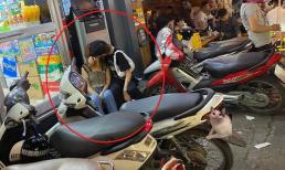 Cặp đôi hôn nhau đắm đuối ngay cạnh cây ATM, dân tình ái ngại không dám đến rút tiền