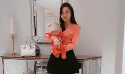Đầy tháng con trai, Á hậu Ngô Trà My khoe vóc dáng thon gọn