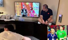 Hình ảnh HLV Park Hang Seo xem Táo Quân với 'trò cưng' Đặng Văn Lâm gây sốt 