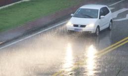 Không muốn gặp tai nạn khi chạy xe trời mưa to, nhất định phải nắm vững 6 điểm này