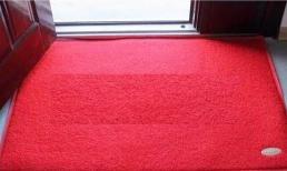 Nên đặt thảm trải sàn trong hay ngoài cửa? Cách chọn thảm cho từng vị trí phù hợp trong nhà