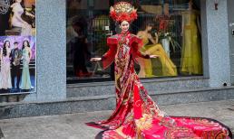 Hoa hậu Đoàn Hồng Trang rực rỡ chức mừng NTK Tommy Nguyễn khai trương cửa hàng thời trang