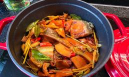 Bí quyết nấu cá kho thịt ba chỉ đậm vị, màu đẹp lại không bị tanh