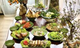 Mẹ đảm khoe mâm cơm Tất niên nấu vội vàng, dân mạng nhìn qua đã thấy sự kỳ công