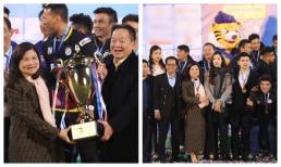 Mẹ chồng Đỗ Mỹ Linh thu hút sự chú ý dù bên cạnh con dâu Hoa hậu 