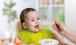 Khi cho trẻ ăn dặm không nên cho bé ăn mãi cháo, cẩn thận sẽ không có lợi cho sự phát triển, cha mẹ nên hiểu