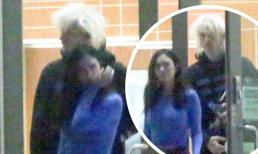 Giữa ồn ào bị 'cắm sừng', 'Quả bom gợi cảm' Megan Fox và vị hôn phu buồn bã rời khỏi văn phòng tư vấn hôn nhân