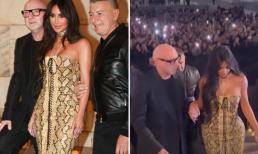Kim Kardashian 'vật lộn' với cầu thang trong chiếc váy bó sát tại Tuần lễ thời trang Milan