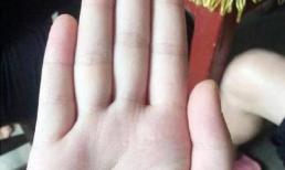 Tục ngữ nói: “Ngón tay út vượt qua ba tầng, khi về già sẽ có cơm ăn áo mặc”. Vượt qua ba tầng nghĩa là gì? 