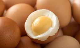 Thường xuyên ăn trứng luộc, là “bổ gan” hay “hại gan”? Bác sĩ: 3 điểm cần nhớ khi ăn trứng