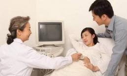  Vì sao bác sĩ không cho người thân, bạn bè đi cùng khi chị em đi khám phụ khoa? Lý do thật đau lòng