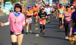 Hàng ngàn “chân chạy” hào hứng chuẩn bị tham gia giải chạy Tiền Phong Marathon