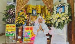 Diễn viên, người mẫu Đức Tiến đau buồn, mắt đẫm lệ trong tang lễ bố ruột