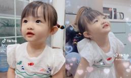 'Ái nữ' nhà Đông Nhi cosplay Hương Giang với bản nhạc 'pa pa pa' huyền thoại, bắt nhịp đỉnh đúng chuẩn con nhà nòi