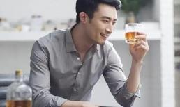 2 hành vi của đàn ông sau khi thức dậy vào buổi sáng, hại gan hơn uống rượu? Hầu hết mọi người không biết