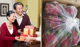 Chồng tuyên bố ly hôn vì vợ chi trăm triệu cho em trai, đưa nhà ngoại đi du lịch nhưng chỉ biếu bố mẹ chồng 1 cân thanh long