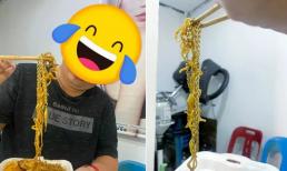 Phát hiện sợi dây chuyền vàng trong hộp mì xào, thực khách có pha xử lý 'đi vào lòng người'