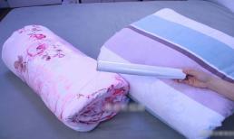 Cất chăn bông chỉ cần dùng màng bọc thực phẩm, dù cồng kềnh đến đâu cũng sẽ thu gọn lại, tiết kiệm không gian gấp đôi