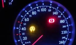 Sau khi 4 đèn này trên xe sáng, tốt nhất bạn nên dừng xe và kiểm tra ngay, nếu không có thể gây nguy hiểm