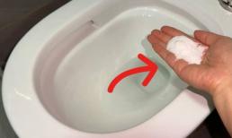 Rắc vào bồn cầu, dù vết bẩn có hôi thối, ố vàng hay bám bẩn đến đâu thì xả nước cũng sạch ngay, hàng xóm nhìn thấy học theo