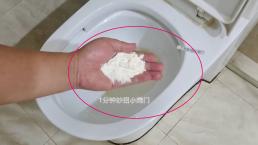 Ném một cái vào bồn cầu, cho dù vết bẩn màu vàng có bẩn hay dày đến đâu, nó sẽ được làm sạch ngay sau khi xả nước, tiết kiệm tiền và thiết thực!