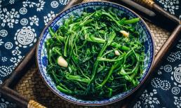 Tại sao rau muống khi xào lại bị thâm đen? Đầu bếp lâu năm: 'Thêm một bước nữa rau muống sẽ giòn mềm, không bị thâm đen'