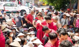 1.000 người nghèo, khuyết tật cùng hát mừng sinh nhật Hoa hậu Bùi Thị Hà