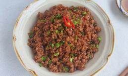 Ngày hè lười đứng bếp lâu, làm ngay món thịt băm rang mắm tép vừa đơn giản, nhanh gọn lại đưa cơm