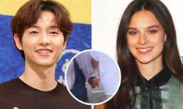 Thêm ảnh tình tứ của Song Joong Ki và vợ Katy Louise Saunders khi hẹn hò ở Rome