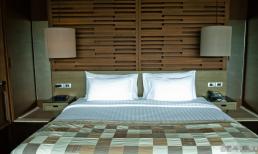 Tại sao các khách sạn có 2 gối cho một giường đơn? 