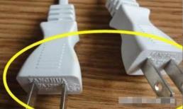 Tại sao phích cắm nước ngoài có một lỗ nhỏ, sau khi hỏi chủ, tôi hối hận vì đã không biết điều đó sớm hơn