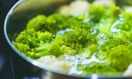 Những loại rau này có thể có 'độc tố' riêng, bác sĩ khuyên: 'Nhớ chần qua nước trước khi ăn'. Ngừng lười biếng!