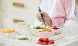 Trong thời gian ở cữ, dù những thực phẩm này bổ dưỡng đến đâu, hãy cố gắng ăn càng ít càng tốt