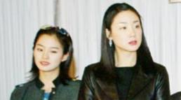 Là 'Ngọc nữ xứ Hàn' nhưng Kim Tae Hee trông chẳng khác cô nhân viên khi đứng bên 'Nữ hoàng nước mắt' 