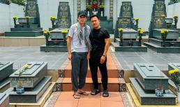 Hoài Linh cùng con trai thăm mộ gia tiên, điểm thay đổi này trên cơ thể quý tử nhà nam danh hài liền gây sốt