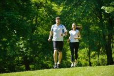 Chạy bộ 30 phút buổi sáng hay 60 phút buổi tối thì tốt cho sức khỏe hơn? Kết quả có thể gây ngạc nhiên