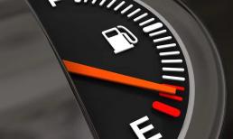 Bạn có thể đi bao xa với đèn báo nhiên liệu đang bật? Đâu là thời điểm tốt nhất để đổ xăng khi còn nhiều dầu? 