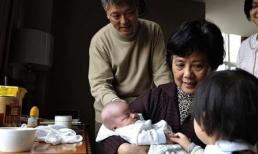 Trong thời gian ở cữ, ai trong số 4 người này sẽ phục vụ 'mẹ bỉm' tốt nhất? Đa phần chọn phương án số 3