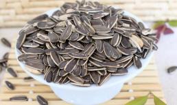 Mua hạt hướng dương nên chọn loại 'nguyên vị' hay 'tẩm vị'? Đừng mua mù quáng, bạn sẽ hối hận nếu mua nhầm