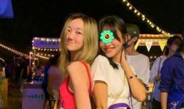 Con gái 'hở hàm ếch' của Vương Phi xuất hiện trong quán bar KTV, trang phục quá chất, chơi đến sáng sớm mới về